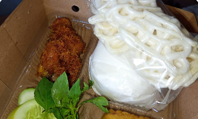 Nasi box ayam goreng serundeng