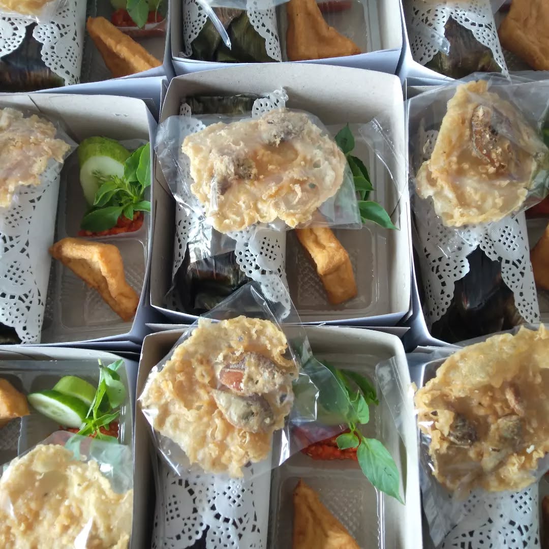 Nasi Bakar Ayam Jamur Pedas